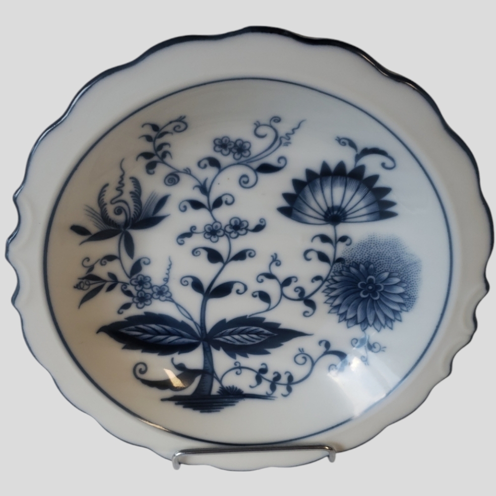 Vintage Blue Onion Porcelain Rim Cereal Bowl